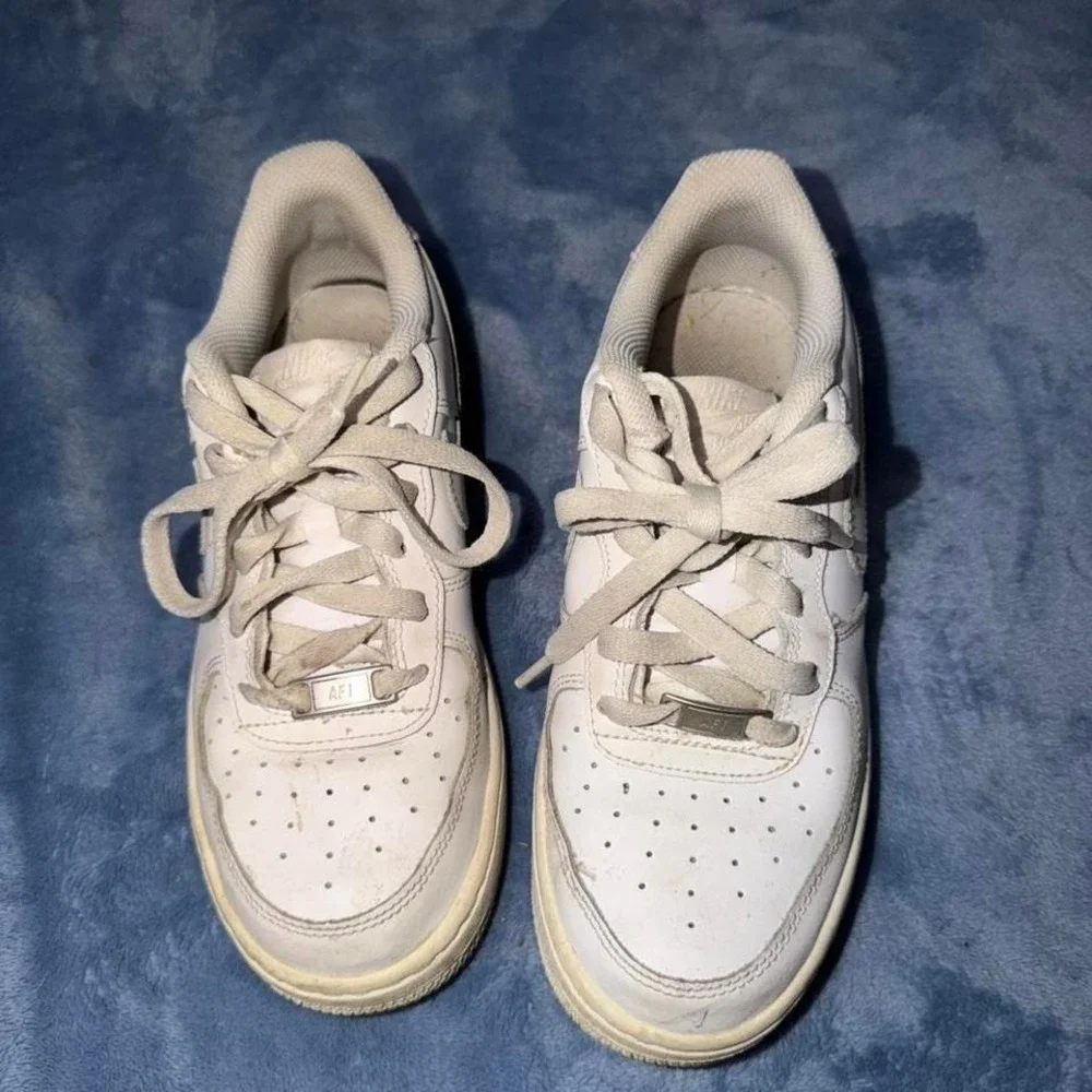 Nike Air Force 1‎ white trainers. Size US 5.5